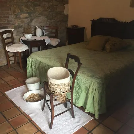 Bed & Breakfast Domo De Enas