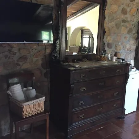 Domo De Bed & Breakfast Enas