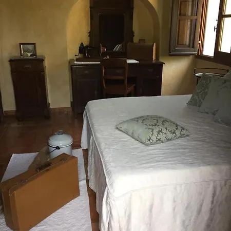 Bed & Breakfast Domo De Enas