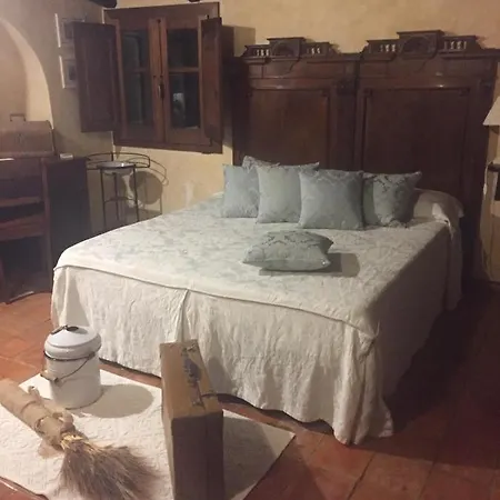 Bed & Breakfast Domo De Enas