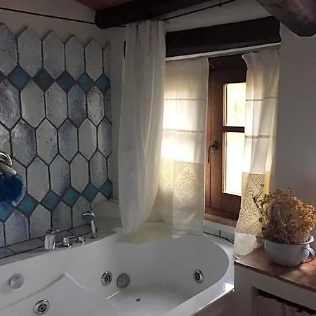 Domo De Bed & Breakfast Enas