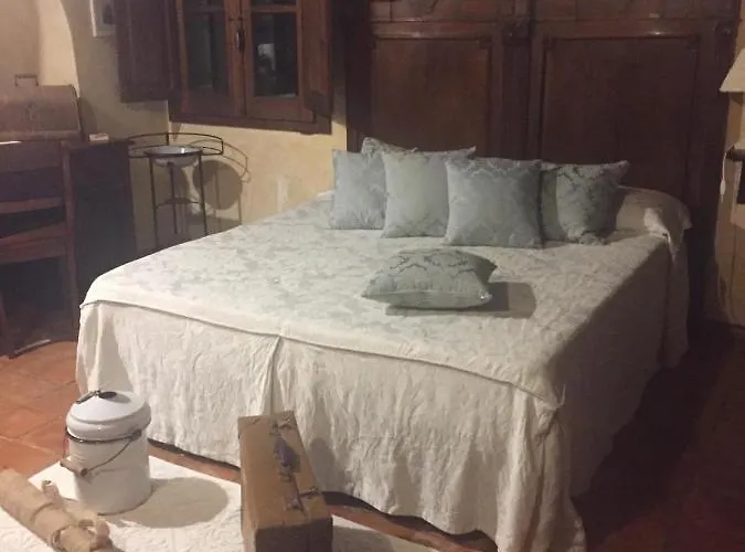 Bed & Breakfast Domo De Enas